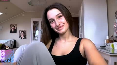 Emily online show from April 1, 2:14 pm