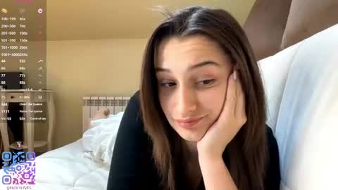 Snapshot of michael_pors chatting on June 13, 10:13 am Emily online show from June 13, 10:13 am