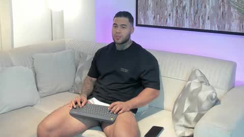 Michael Salens independent model online show from February 12, 10:56 am