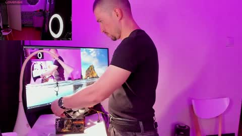 Michael online show from December 5, 4:34 pm