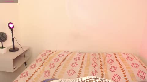 Snapshot of michaela_cox chatting on November 21, 7:34 pm Michaela online show from November 21, 7:34 pm