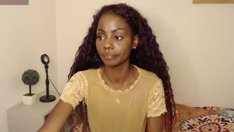 Snapshot of michaela_cox chatting on December 14, 7:29 pm Michaela online show from December 14, 7:29 pm