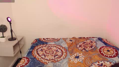 Snapshot of michaela_cox chatting on December 15, 7:51 pm Michaela online show from December 15, 7:51 pm