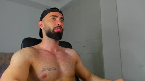 Snapshot of michaelevansx chatting on May 7, 7:52 pm MichaelEvansx online show from May 7, 7:52 pm