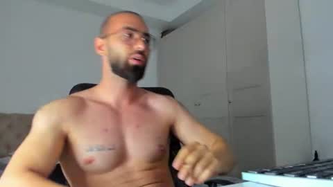 Snapshot of michaelevansx chatting on June 18, 9:19 pm MichaelEvansx online show from June 18, 9:19 pm