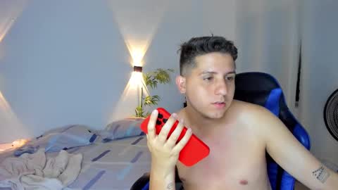 Snapshot of michaell_s chatting on October 26, 2:06 am michaell_s online show from October 26, 2:06 am