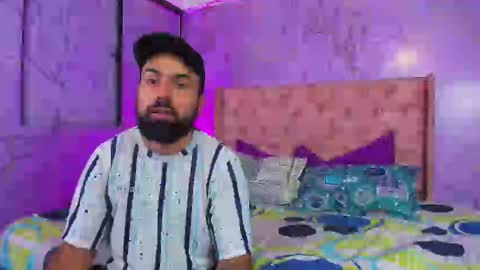 Snapshot of michaell_twink chatting on February 12, 12:48 am Michaell online show from February 12, 12:48 am