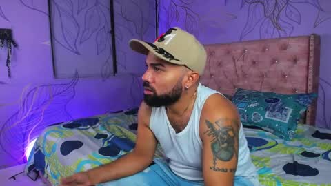 Snapshot of michaell_twink chatting on February 16, 1:14 am Michaell online show from February 16, 1:14 am