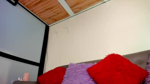 michel_vg online show from April 6, 11:22 am