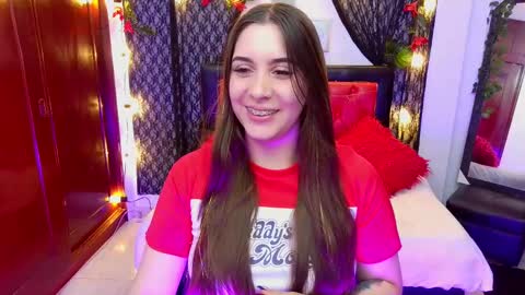 Snapshot of michell_h chatting on February 24, 1:35 am Nani online show from February 24, 1:35 am