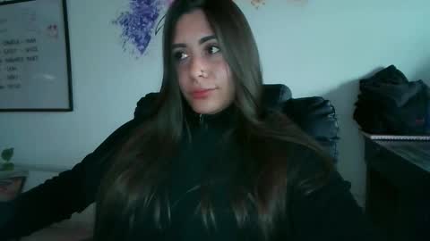 Snapshot of michell_h chatting on March 17, 3:15 pm Nani online show from March 17, 3:15 pm