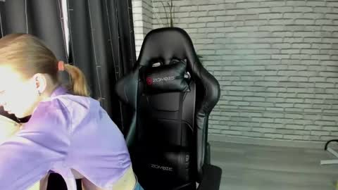 michelle_blond online show from March 9, 7:01 am