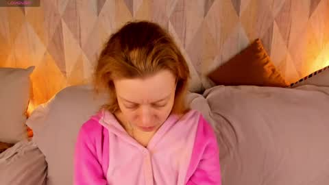 michelle_blond online show from May 27, 1:13 am