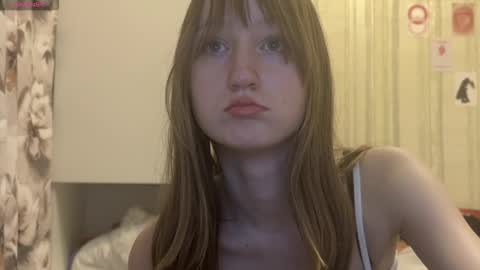 Snapshot of michelle_neely chatting on October 28, 9:39 pm michelle_neely online show from October 28, 9:39 pm