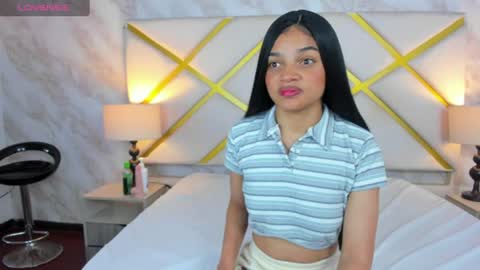 Snapshot of michellebronx chatting on June 11, 11:52 am michellebronx online show from June 11, 11:52 am