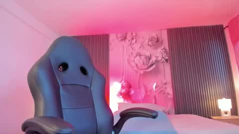 Snapshot of michellepreston_ chatting on May 24, 11:59 am michellepreston_ online show from May 24, 11:59 am