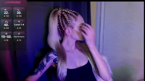 Snapshot of michellevelour chatting on June 24, 5:23 pm Michelle online show from June 24, 5:23 pm