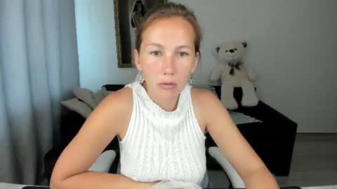 Snapshot of michellewoitsik chatting on June 24, 4:55 am Michelle online show from June 24, 4:55 am