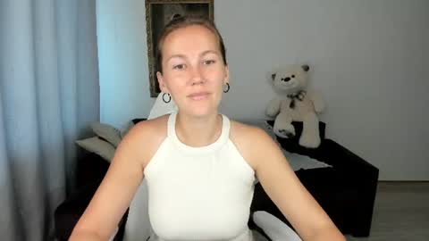 Snapshot of michellewoitsik chatting on July 5, 4:52 am Michelle online show from July 5, 4:52 am