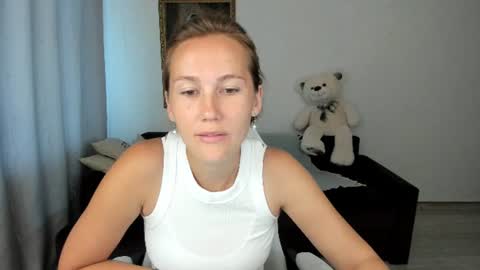 Snapshot of michellewoitsik chatting on July 12, 4:25 am Michelle online show from July 12, 4:25 am