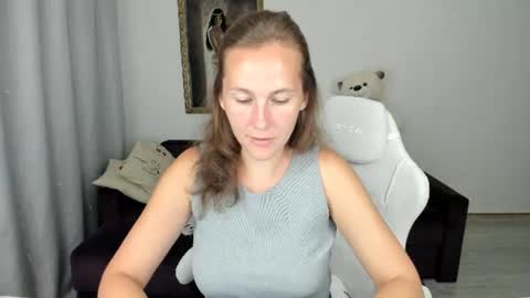 Snapshot of michellewoitsik chatting on July 14, 4:56 pm Michelle online show from July 14, 4:56 pm