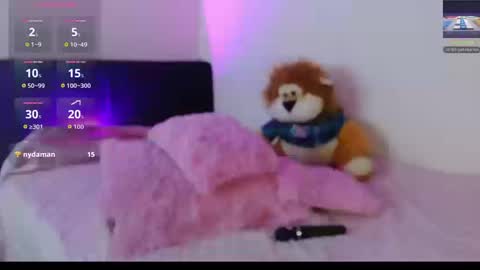 Snapshot of michellmoon1 chatting on October 17, 8:22 pm michellmoon1 online show from October 17, 8:22 pm