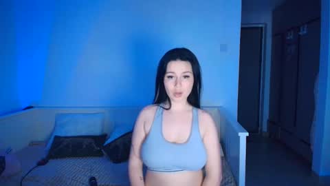 Snapshot of michey_adam chatting on May 27, 12:13 pm michey_adam online show from May 27, 12:13 pm