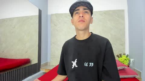 Snapshot of mick_lollipopp chatting on April 22, 7:48 pm mick_lollipopp online show from April 22, 7:48 pm
