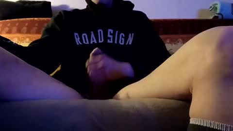 Snapshot of mickavis1975 chatting on January 6, 5:44 am mickavis1975 online show from January 6, 5:44 am