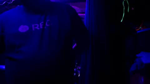 Snapshot of mickdollz chatting on October 25, 8:11 am mickdollz online show from October 25, 8:11 am