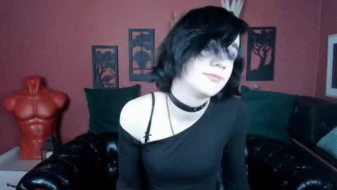 Snapshot of micke_dio chatting on April 21, 9:04 am Micke online show from April 21, 9:04 am