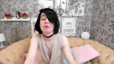 Snapshot of micke_dio chatting on April 29, 5:30 pm Micke online show from April 29, 5:30 pm