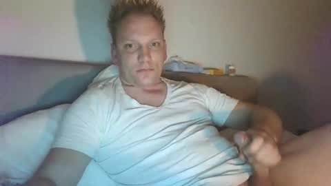 mickkxl online show from January 15, 8:16 pm