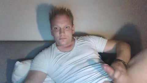 mickkxl online show from October 19, 10:21 pm