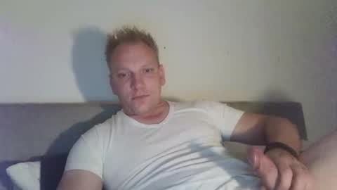 mickkxl online show from October 27, 12:09 pm