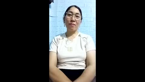 Snapshot of mickye00 chatting on April 26, 4:10 am Miky online show from April 26, 4:10 am