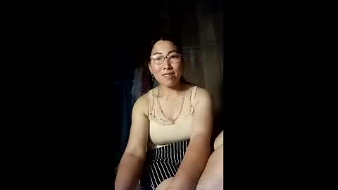 Snapshot of mickye00 chatting on April 28, 2:27 am Miky online show from April 28, 2:27 am
