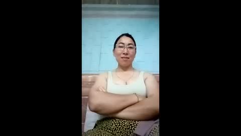 Snapshot of mickye00 chatting on May 4, 6:31 am Miky online show from May 4, 6:31 am