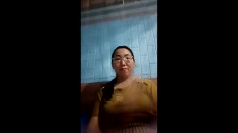 Snapshot of mickye00 chatting on May 9, 1:27 pm Miky online show from May 9, 1:27 pm