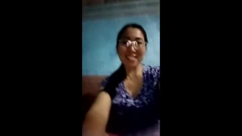 Snapshot of mickye00 chatting on May 12, 1:30 pm Miky online show from May 12, 1:30 pm
