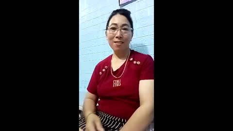 Snapshot of mickye00 chatting on May 25, 9:37 am Miky online show from May 25, 9:37 am