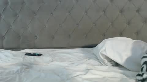 Snapshot of mickystrumia chatting on February 15, 7:21 pm mickystrumia online show from February 15, 7:21 pm