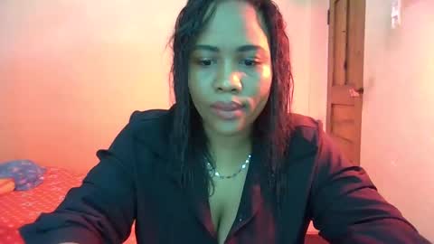 Snapshot of midiosa229 chatting on October 28, 1:36 pm midiosa229 online show from October 28, 1:36 pm