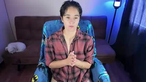 Snapshot of midnight07_ chatting on February 17, 3:29 pm Blue online show from February 17, 3:29 pm