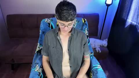 Snapshot of midnight07_ chatting on February 26, 3:22 pm Blue online show from February 26, 3:22 pm