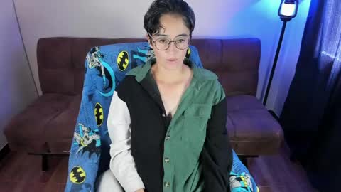 Snapshot of midnight07_ chatting on April 30, 3:29 pm Blue online show from April 30, 3:29 pm
