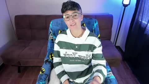 Snapshot of midnight07_ chatting on May 22, 3:39 pm Blue online show from May 22, 3:39 pm
