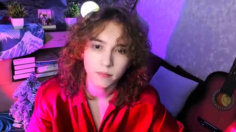 Snapshot of midnight_answer chatting on December 21, 3:09 pm Max online show from December 21, 3:09 pm