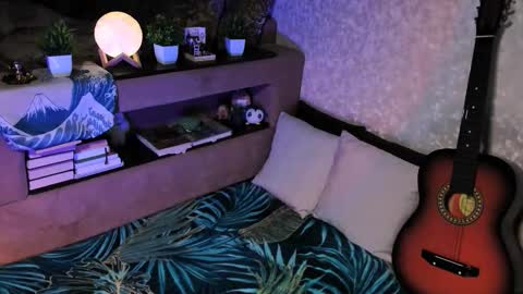 Snapshot of midnight_answer chatting on September 21, 4:08 pm Max online show from September 21, 4:08 pm