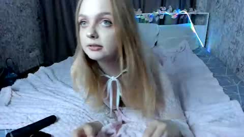 Snapshot of midnightfable chatting on July 31, 9:47 pm midnightfable online show from July 31, 9:47 pm